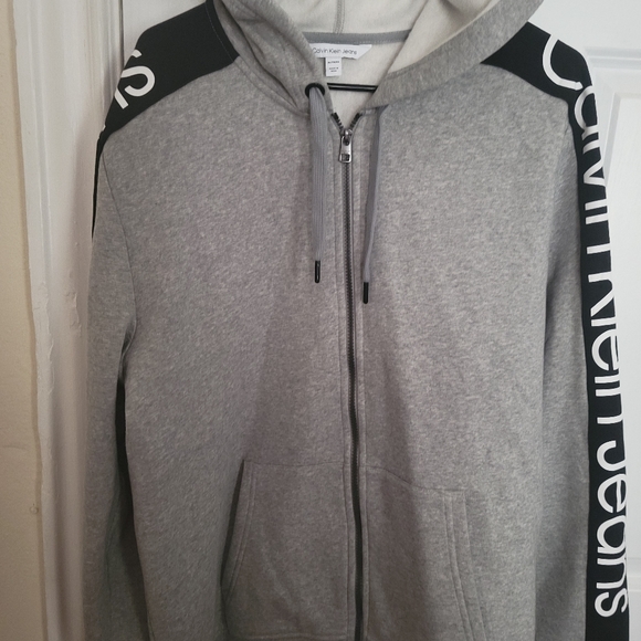 Calvin Klein Other - Calvin Klein Sweatshirt